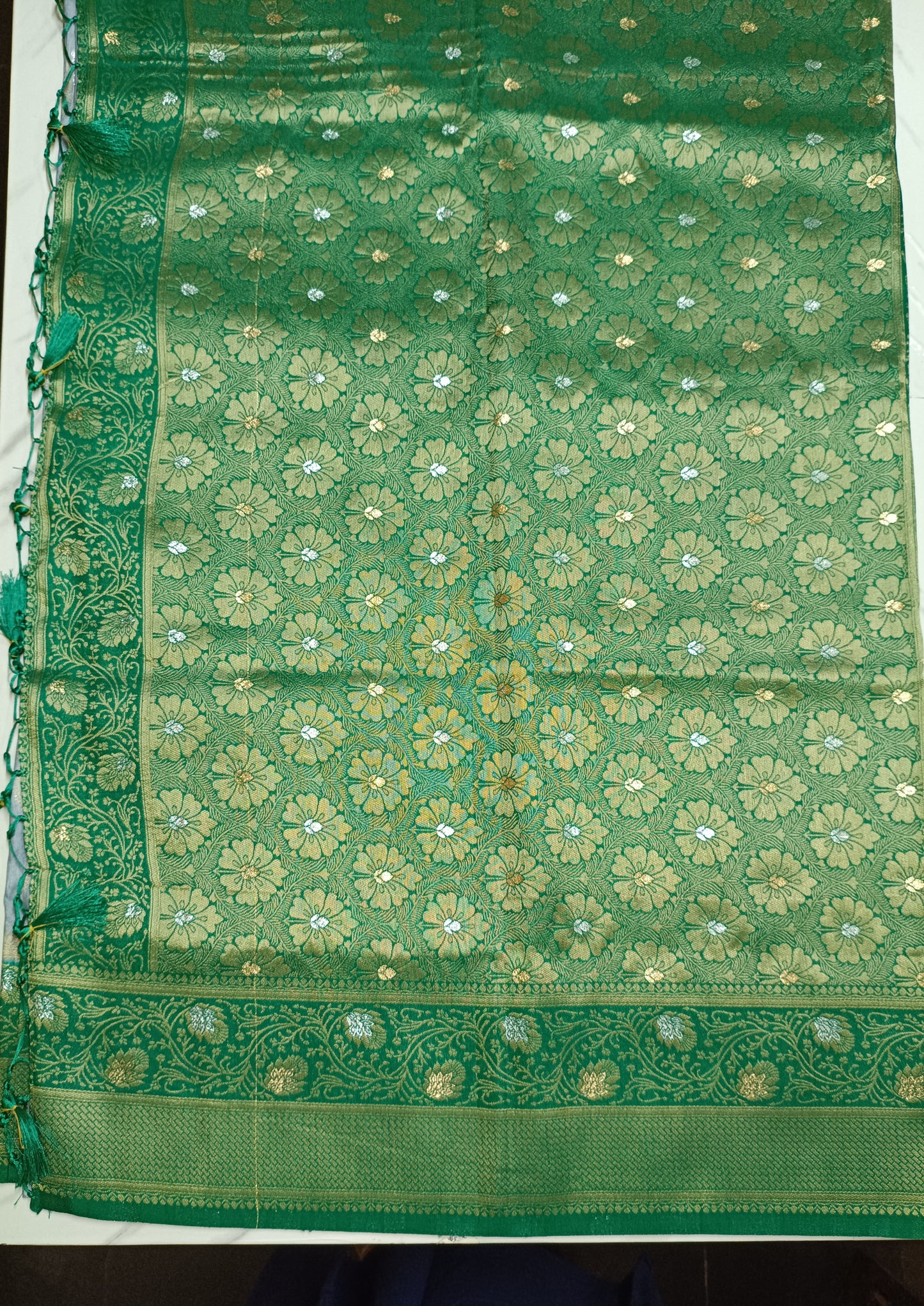 Light gray Dola Gold & Silver Zari sarees (Copy)