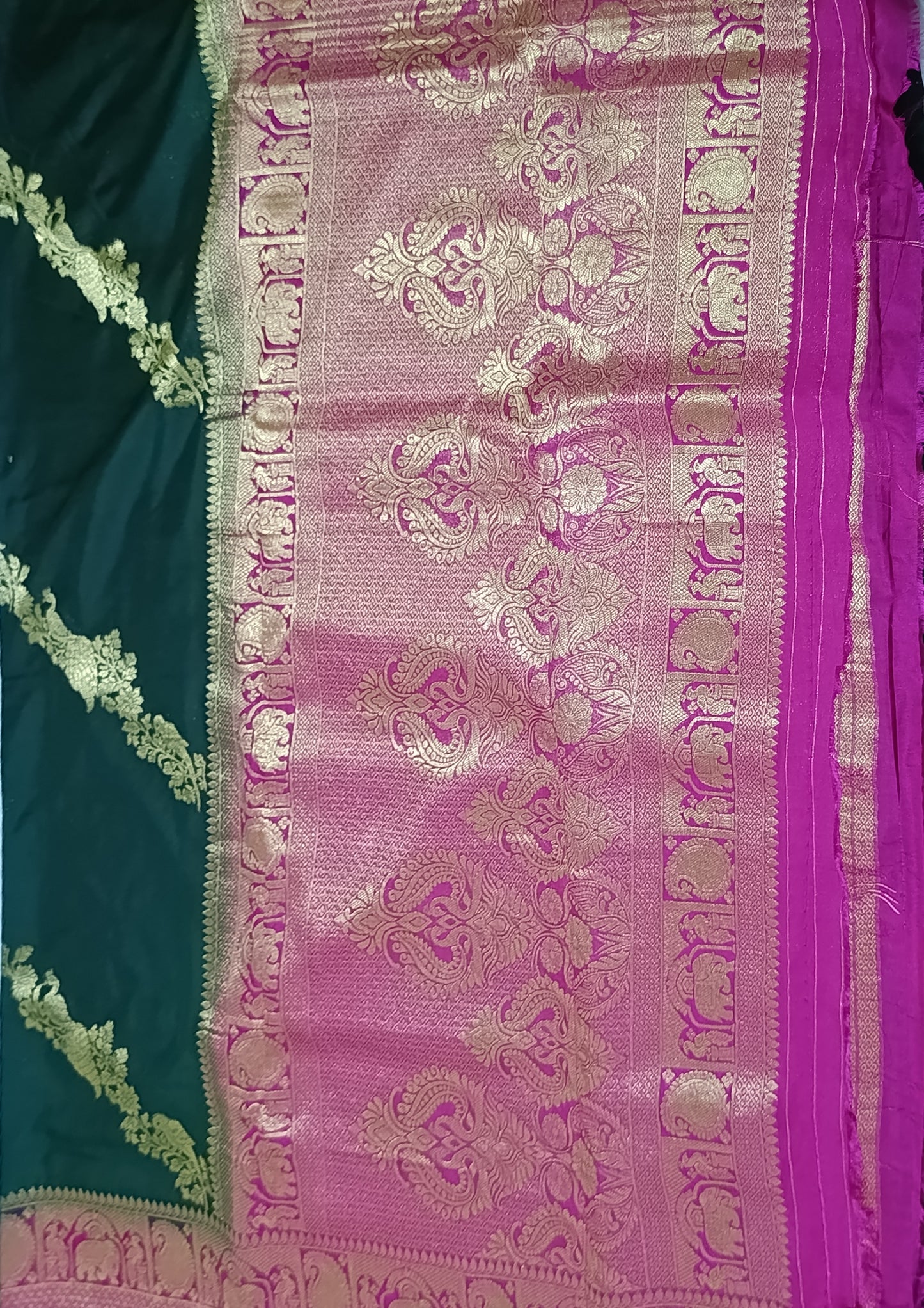 Thick green chanderi crepe silk saree